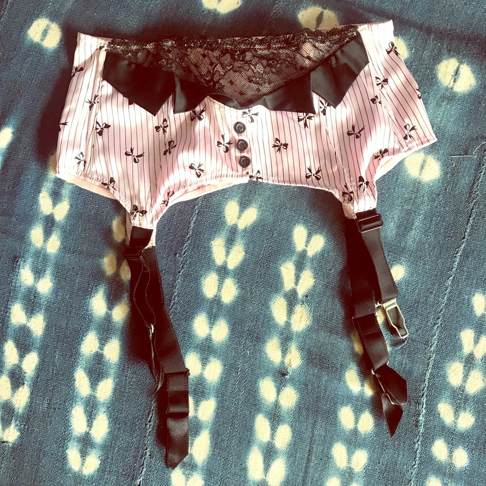 NWOT Chantal Thomas Pink Satin Garter Belt S